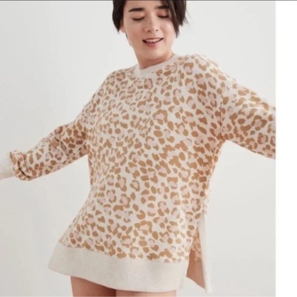 aerie Tops - AERIE Cheetah Sweatshirt High Low Split Hem Ivory Gold Pink Size Small S $50